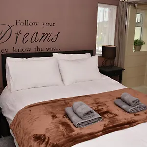  Holiday home 1fg Dreams Unlimited Serviced Accommodation- Staines - Heathrow
